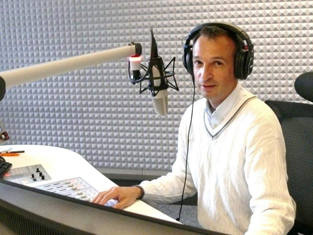 Roland Wegner im Studio Radio Basel