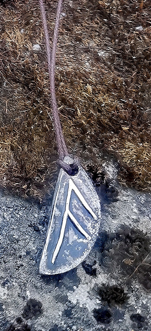 Runen-Amulette an Bauwollkordel