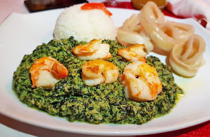 Ndolé, viande de boeuf et crevettes/ riz ou banane plantain / Formule 4 PLATS