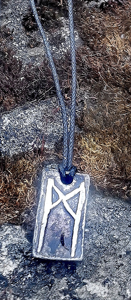 Runen-Amulette an Bauwollkordel